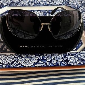 Marc by Marc Jacobs Black Oversized Women's Sunglasses